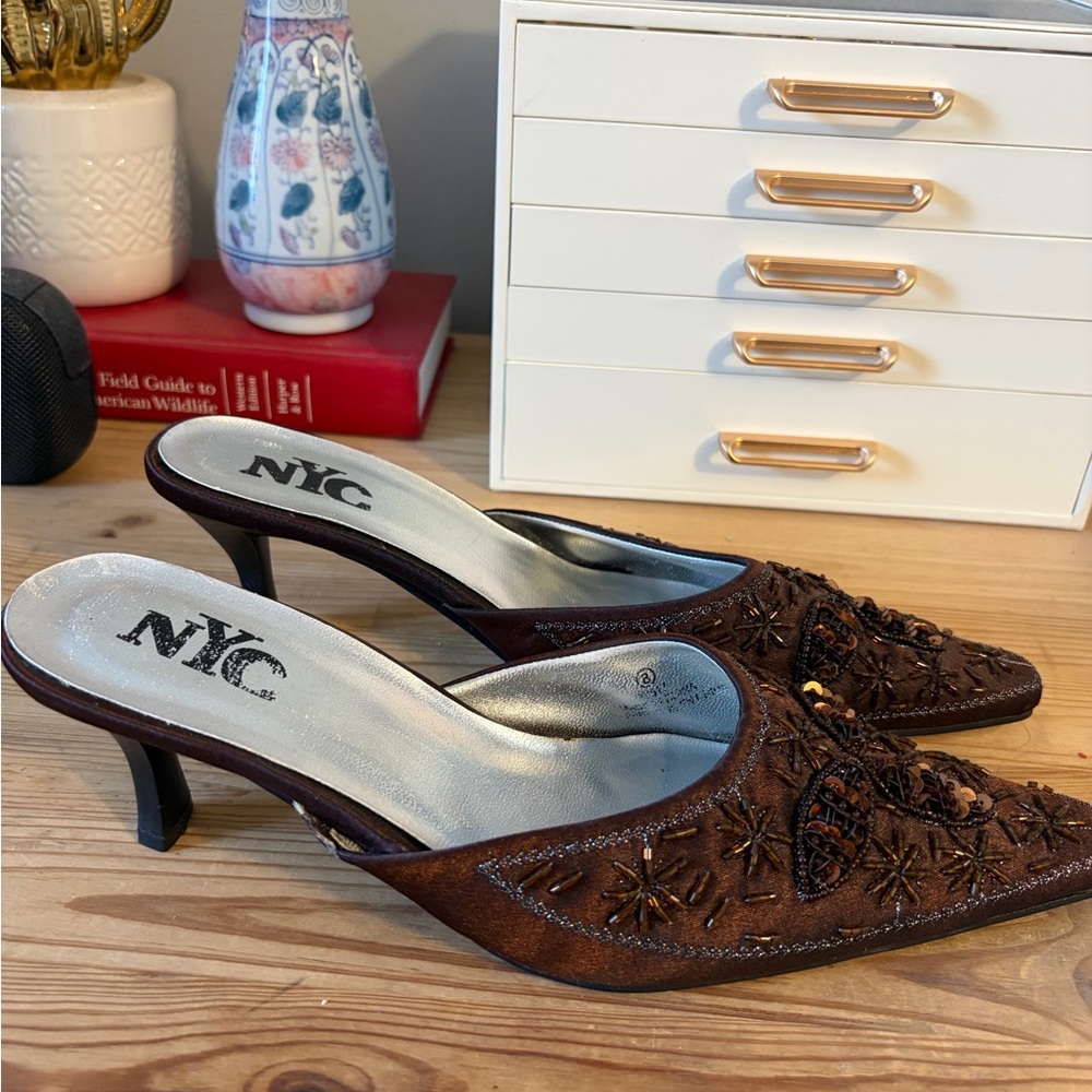 NYC Women's Brown Beaded Pointed Toe Mules Size 8 - Picture 2 of 4